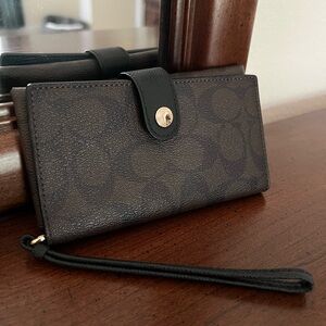 NWOT Coach Brown Wristlet Wallet